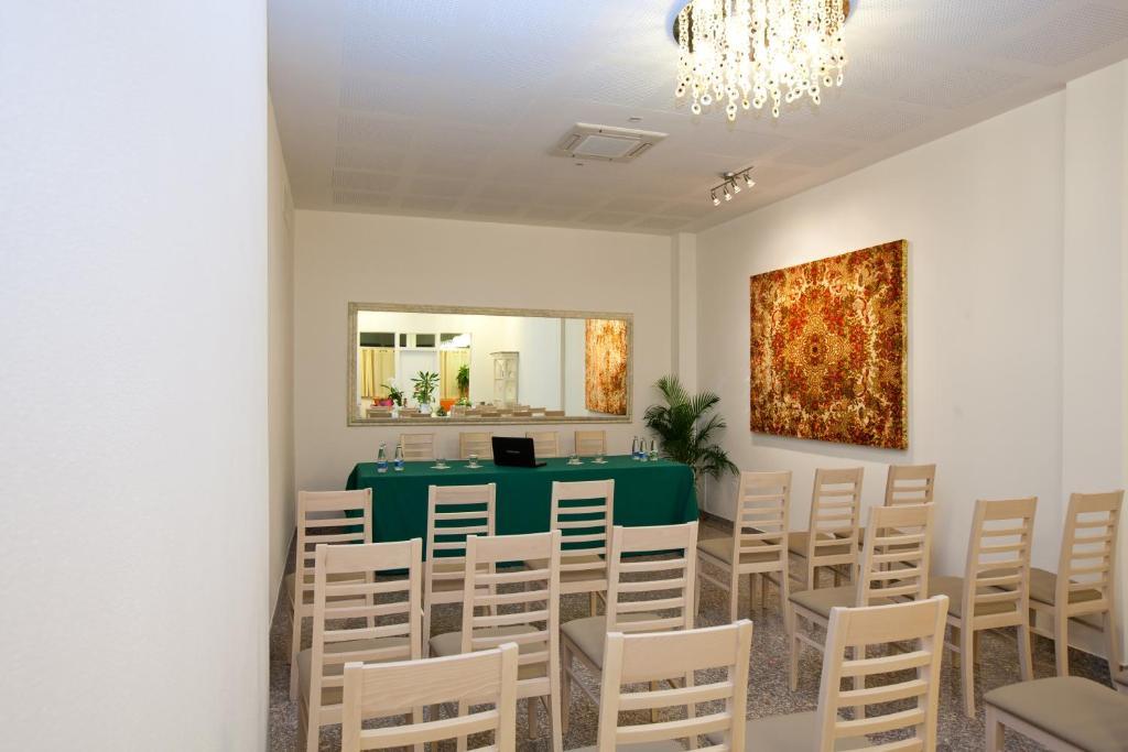 Hotel Ristorante Cesare Savignano sul Rubicone Bagian luar foto