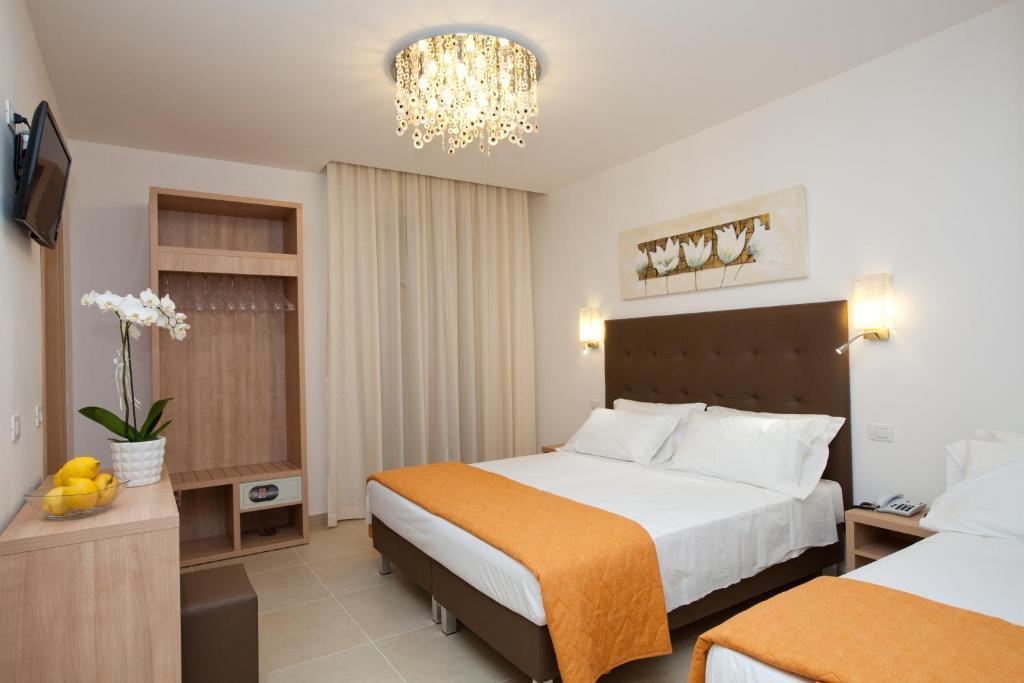 Hotel Ristorante Cesare Savignano sul Rubicone Bagian luar foto